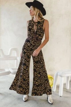 Aurora Jumpsuit - Glam -Layer Outfit 39121769332974 4