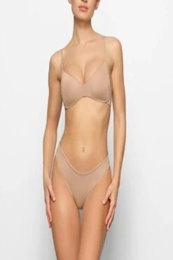 SKIMS WIRELESS FORM PUSH-UP PLUNGE BRA