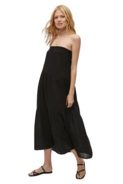 Michael Stars Sandy Skirt In Black -Layer Outfit 39694372634863 4