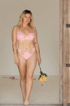 Ellie Underwire Bra In Pink -Layer Outfit 39753006252330 6