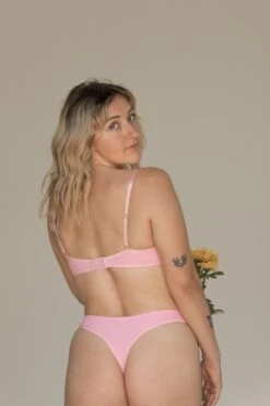 Ellie Underwire Bra In Pink -Layer Outfit 39753037742378 4