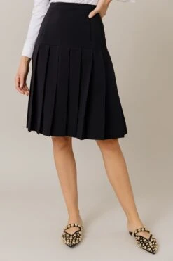 Corset Style Top And Pleated Skirt Set In Black/White 21 Corset Style Top And Pleated Skirt Set In Black/White -Layer Outfit 39864685461733 6