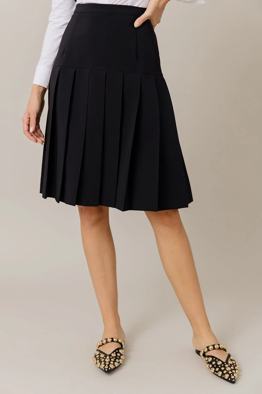 Corset Style Top And Pleated Skirt Set In Black/White 8 Corset Style Top And Pleated Skirt Set In Black/White - Image 6