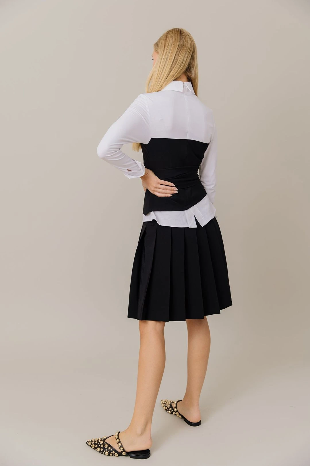 Corset Style Top And Pleated Skirt Set In Black/White 13 Corset Style Top And Pleated Skirt Set In Black/White - Image 11