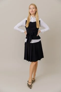 Corset Style Top And Pleated Skirt Set In Black/White 18 Corset Style Top And Pleated Skirt Set In Black/White -Layer Outfit 39864685691109 3