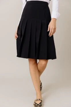 Corset Style Top And Pleated Skirt Set In Black/White 23 Corset Style Top And Pleated Skirt Set In Black/White -Layer Outfit 39864685822181 8