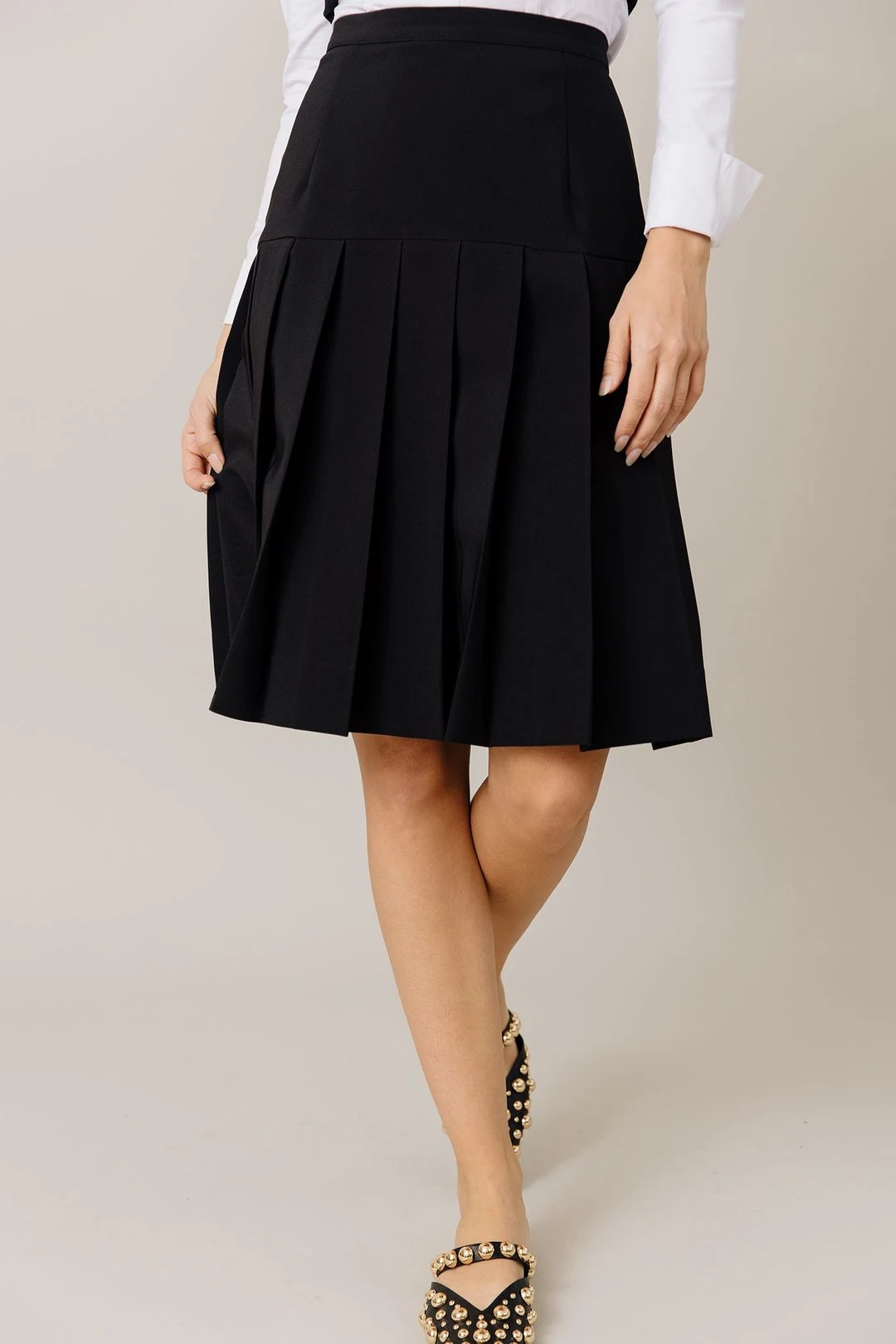 Corset Style Top And Pleated Skirt Set In Black/White 10 Corset Style Top And Pleated Skirt Set In Black/White - Image 8