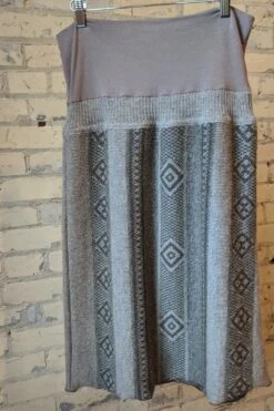 M/L Chunky Wool Sweater Skirts 12 M/L Chunky Wool Sweater Skirts -Layer Outfit 5761873543214 5